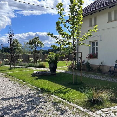 Dworek Wojanow Bagian luar foto
