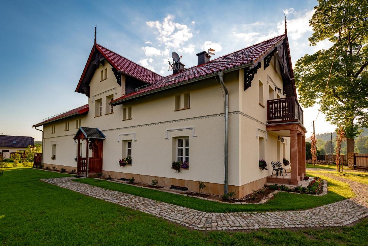 Dworek Wojanow Bagian luar foto