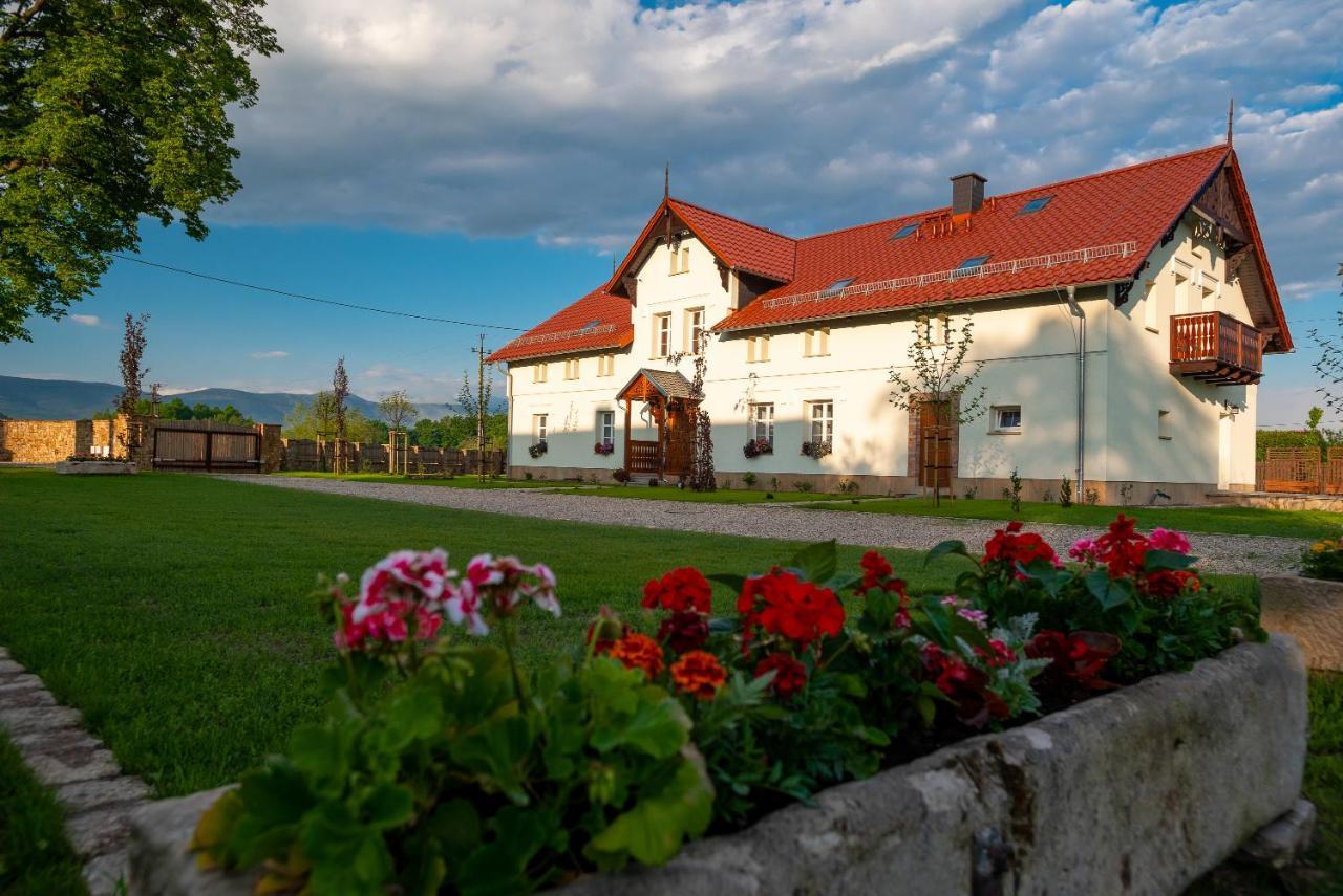 Dworek Wojanow Bagian luar foto