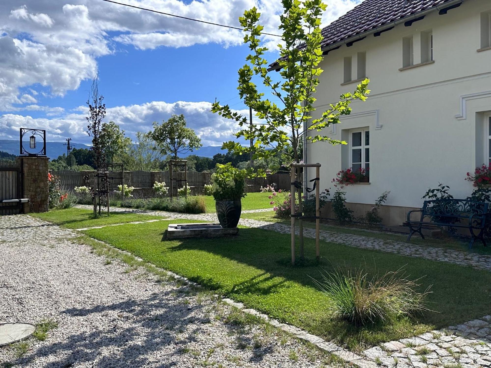 Dworek Wojanow Bagian luar foto